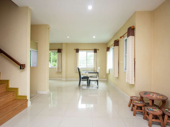 Well-Located Three-Bedroom Family Home for Sale at Urbana+1-PH-UBN1004
