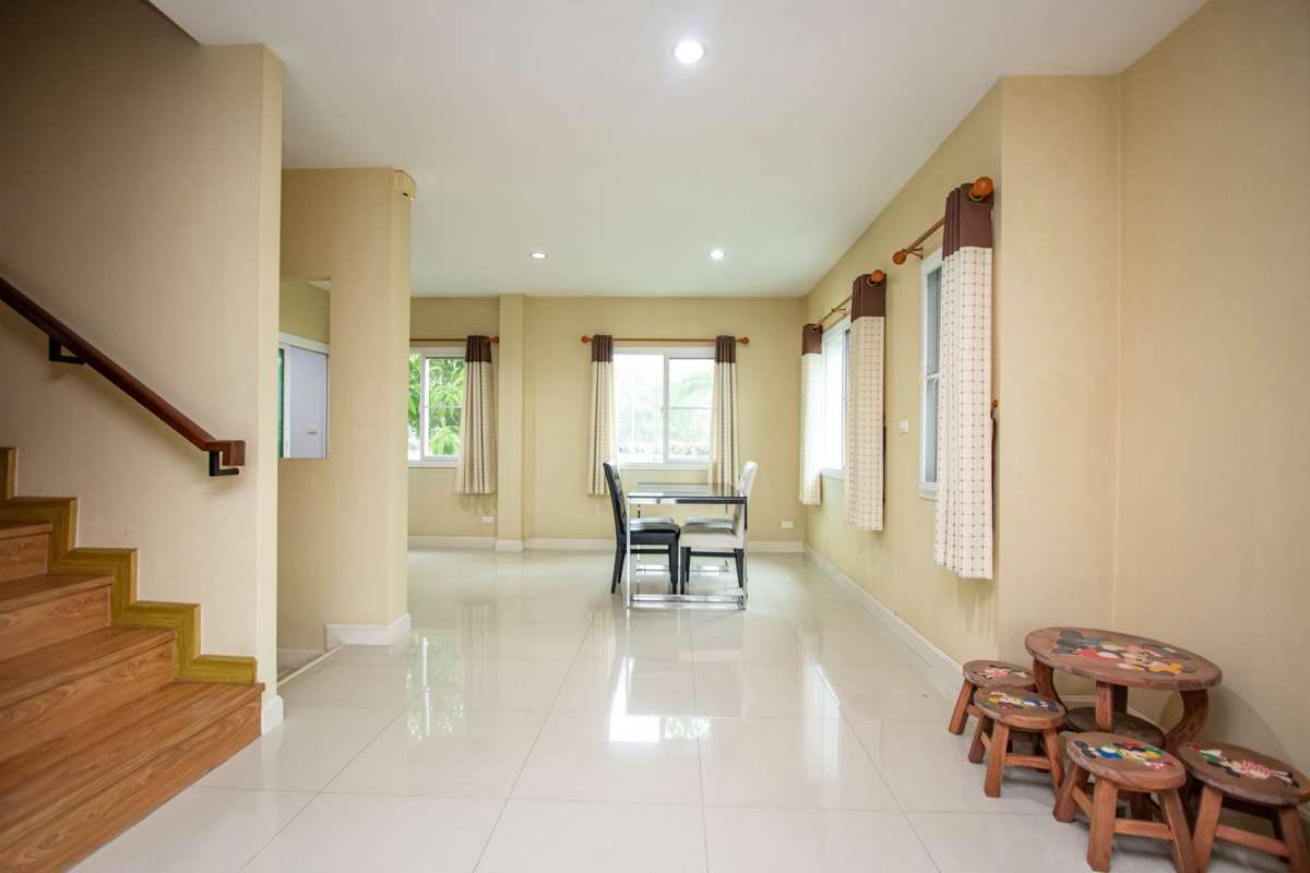 Well-Located Three-Bedroom Family Home for Sale at Urbana+1-PH-UBN1004