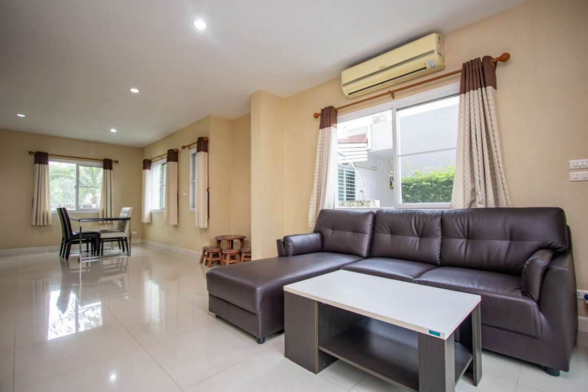 Well-Located Three-Bedroom Family Home for Sale at Urbana+1-PH-UBN1004