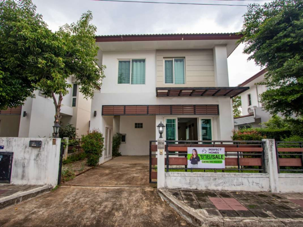 Well-Located Three-Bedroom Family Home for Sale at Urbana+1-PH-UBN1004