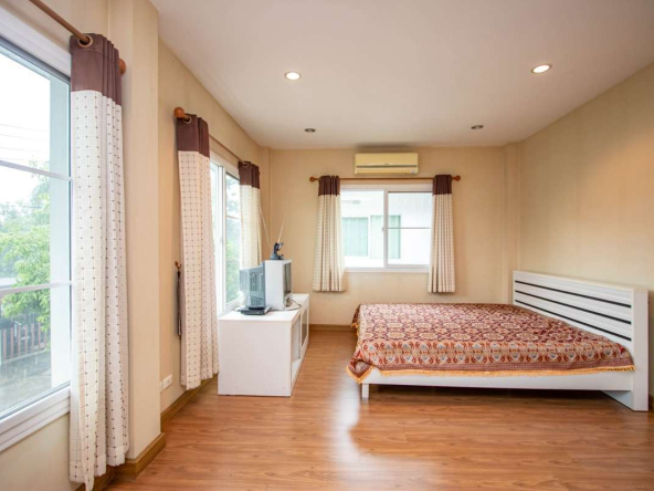 Well-Located Three-Bedroom Family Home for Sale at Urbana+1-PH-UBN1004