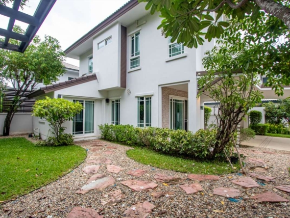 Attractively furnished 4 Bedroom House at Siwalee San Kamphaeng-PH-SANK228