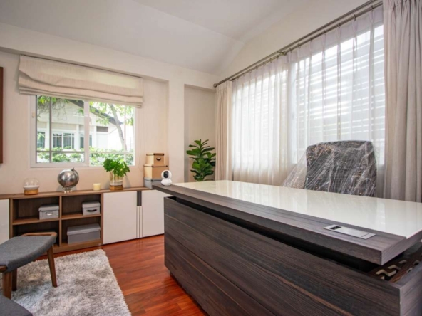 Attractively furnished 4 Bedroom House at Siwalee San Kamphaeng-PH-SANK228