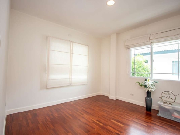 Attractively furnished 4 Bedroom House at Siwalee San Kamphaeng-PH-SANK228