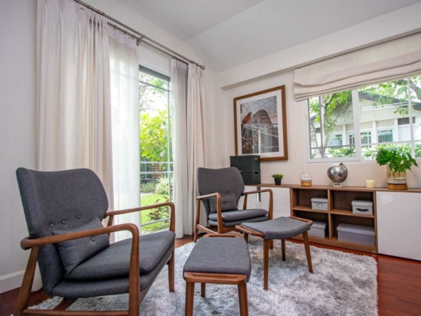 Attractively furnished 4 Bedroom House at Siwalee San Kamphaeng-PH-SANK228