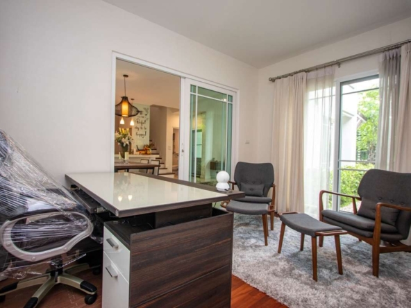 Attractively furnished 4 Bedroom House at Siwalee San Kamphaeng-PH-SANK228