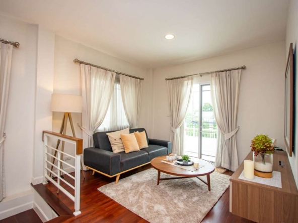 Attractively furnished 4 Bedroom House at Siwalee San Kamphaeng-PH-SANK228