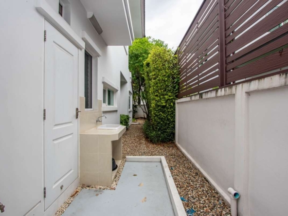 Attractively furnished 4 Bedroom House at Siwalee San Kamphaeng-PH-SANK228
