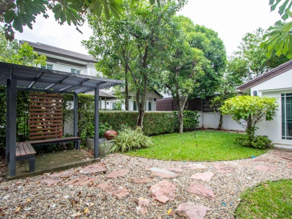 Attractively furnished 4 Bedroom House at Siwalee San Kamphaeng-PH-SANK228