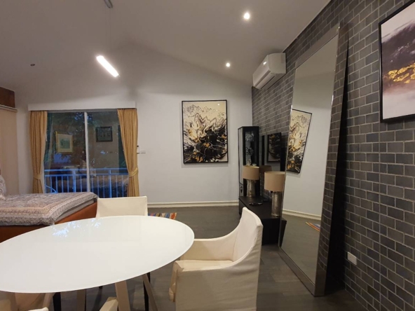 Newly renovated luxuriously stunning house for sale-SHG-HS466