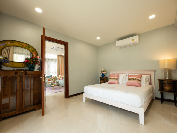 4 bedroom house with pool for sale in Saraphi-SHG-HS461