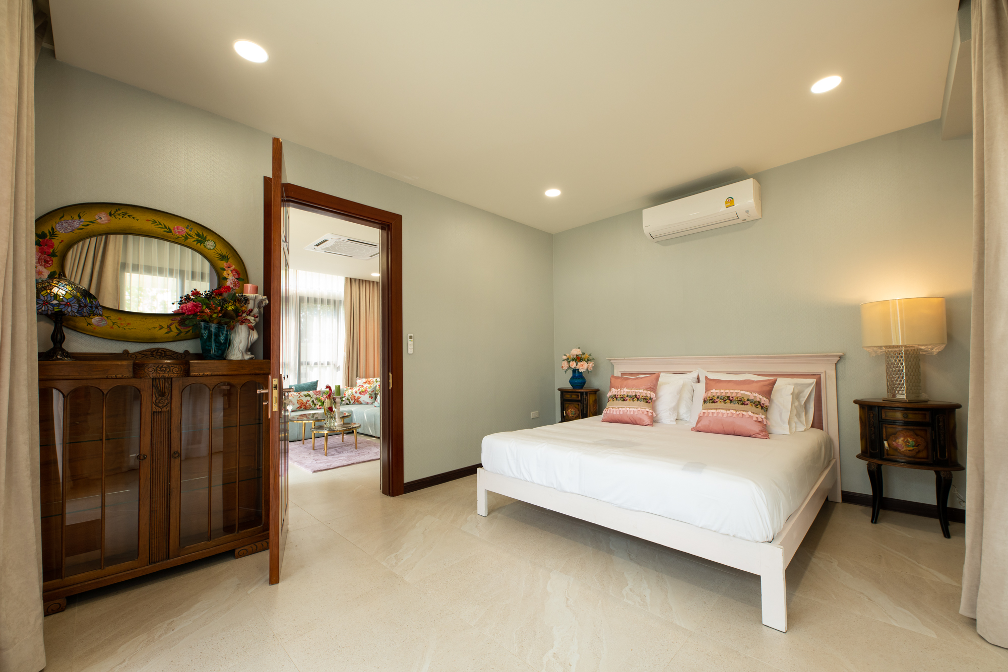 4 bedroom house with pool for sale in Saraphi-SHG-HS461