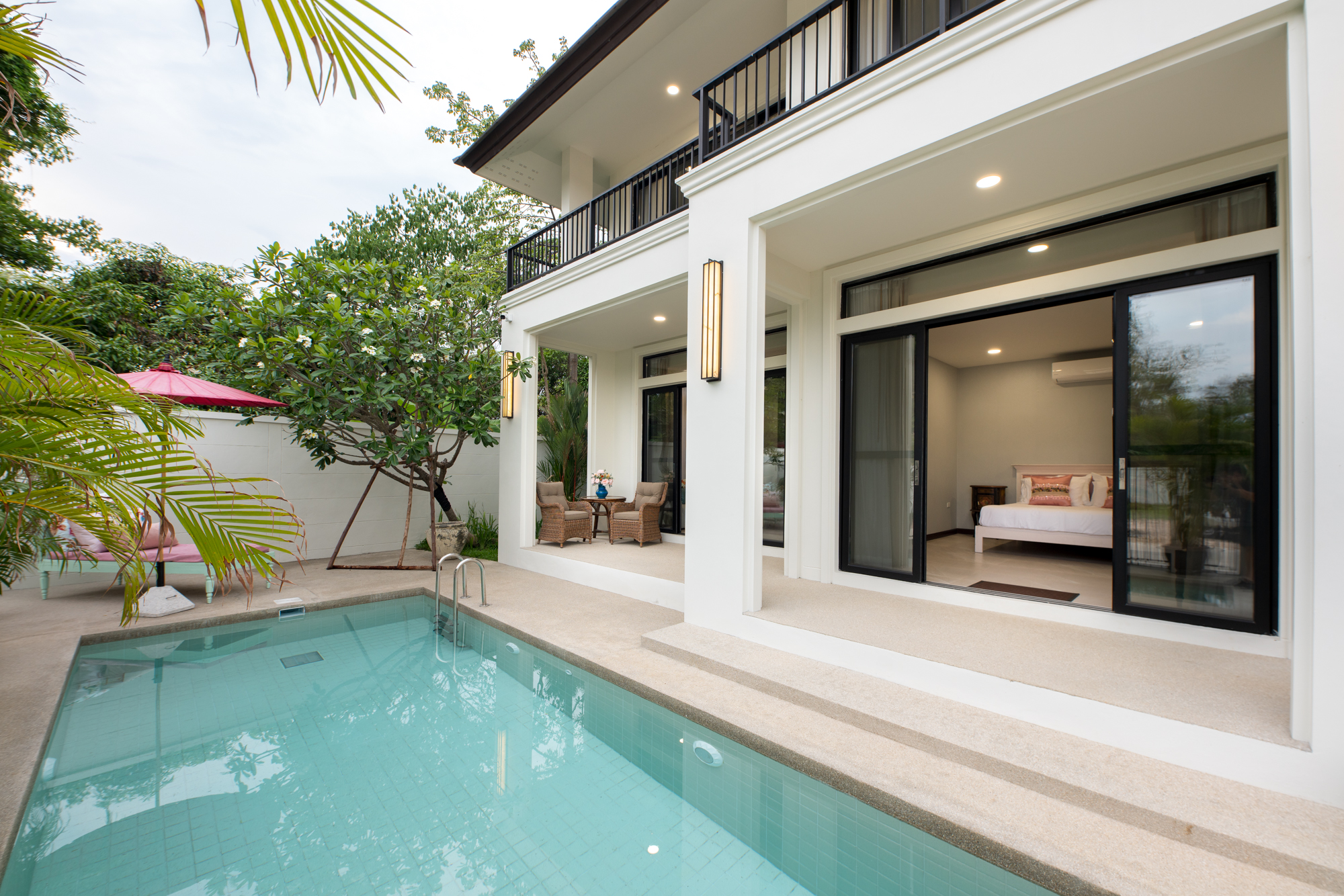 4 bedroom house with pool for sale in Saraphi-SHG-HS461