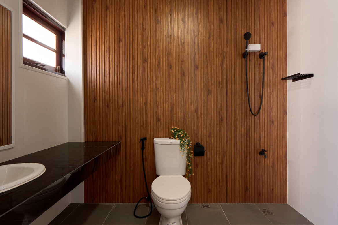 5 Bathrooms
