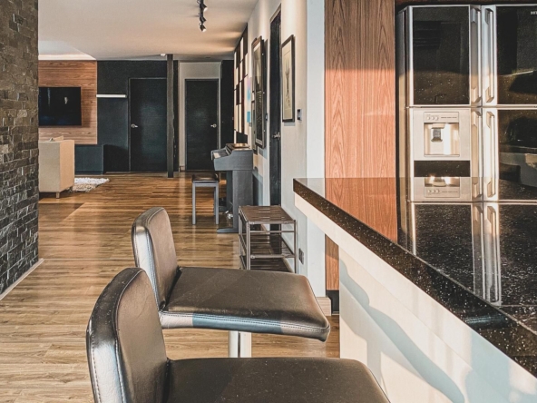 Prestigious 2-Bedroom 6th Floor Urban Retreat at Peaks Garden-TNP-D1216