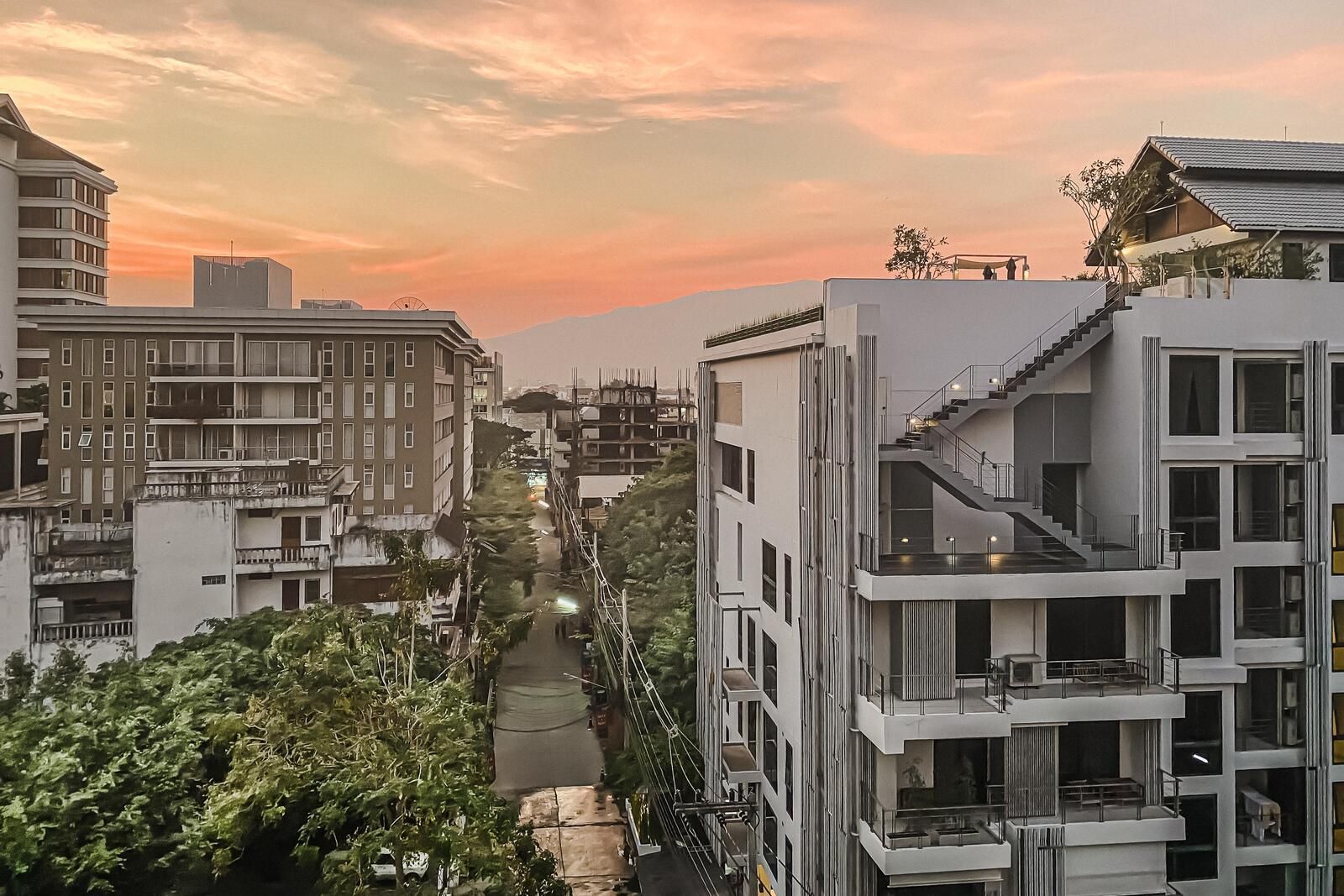 Prestigious 2-Bedroom 6th Floor Urban Retreat at Peaks Garden-TNP-D1216