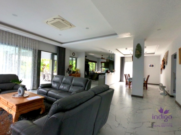 Superb property on a large 1 rai 14 wah plot of land and has a wonderful garden