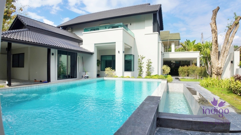 4 bathroom with private swimming pool