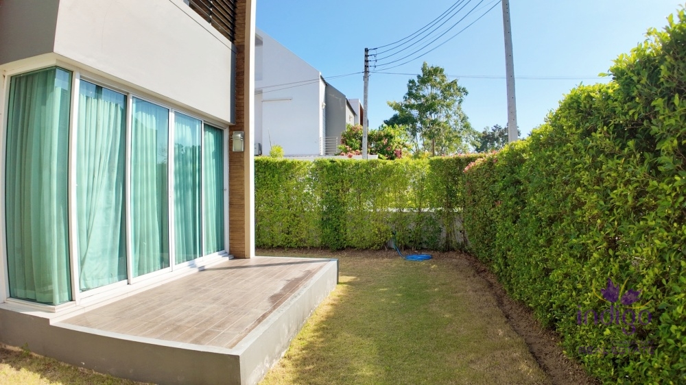 Modern 4 bedroom house for sale not include furniture at Malada Mae Rim