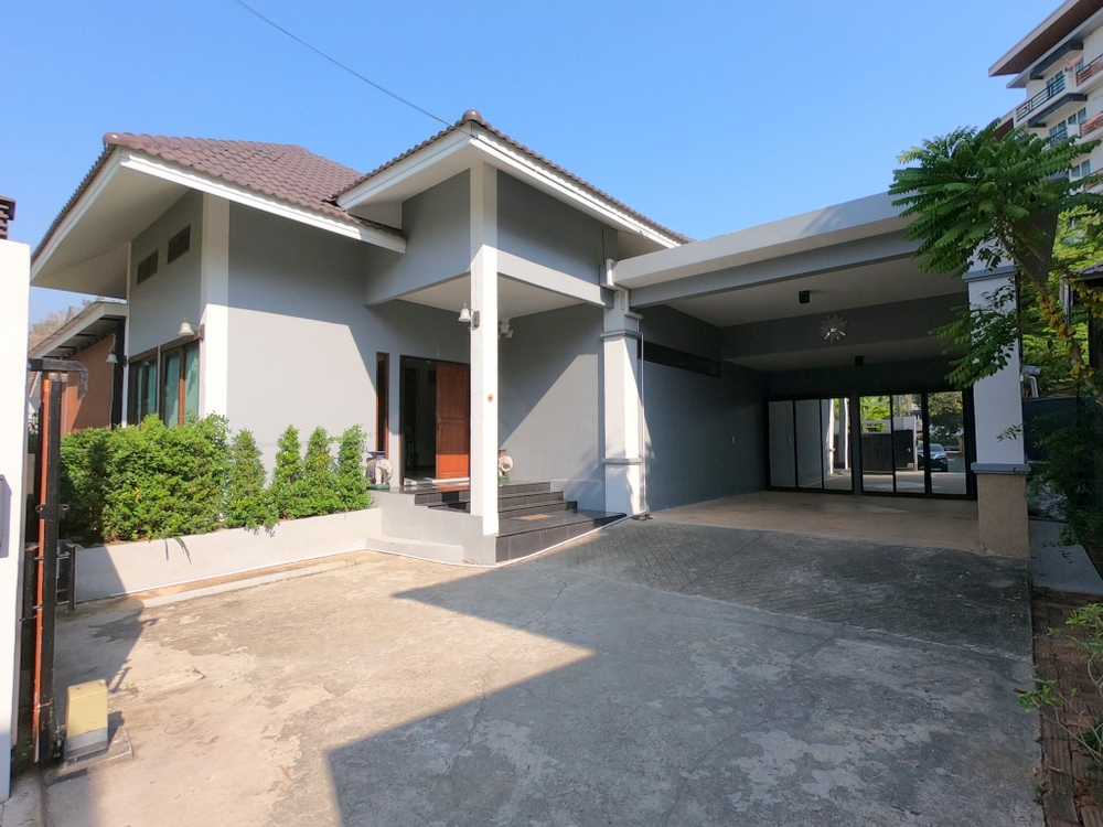 Contemporary Single Storey 4 Bedroom Pool Villa For Sale in Chiang Mai City-I-3478
