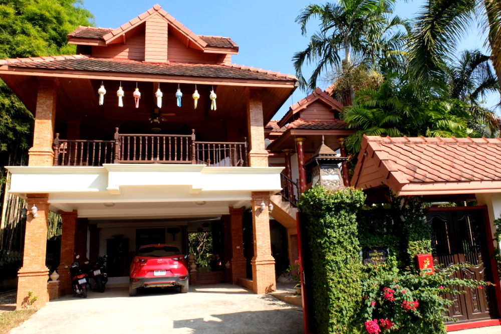 Grand 3 Bedroom Contemporary Lanna Style for Sale In San Kamphaeng Chiang Mai-I-3035