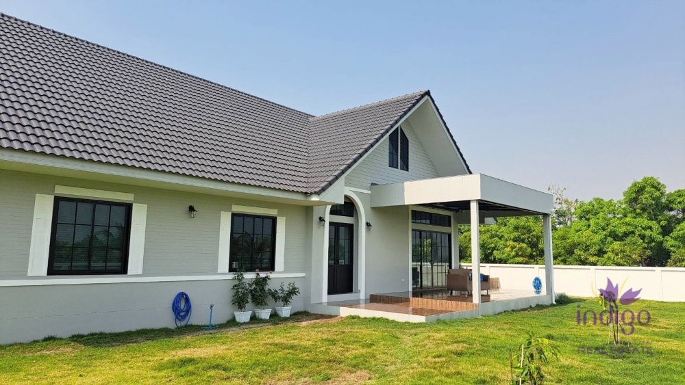 peaceful location amongst nature.-I-4131