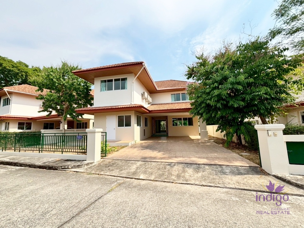 Furnished lakefront 3 bedroom house for sale in an established community in Sansai. Large land - 94 wah.-I-4174