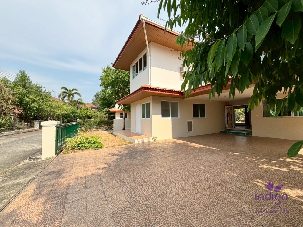 Furnished lakefront 3 bedroom house for sale in an established community in Sansai. Large land - 94 wah.-I-4174