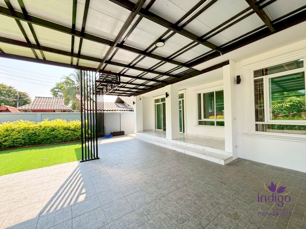 Luxury pool villa with 7 bedrooms for rent in Saraphi