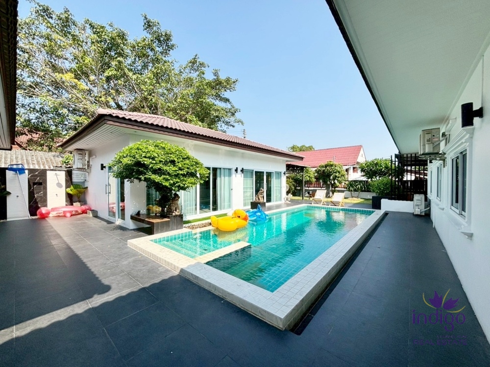 Luxury pool villa with 7 bedrooms for rent in Saraphi