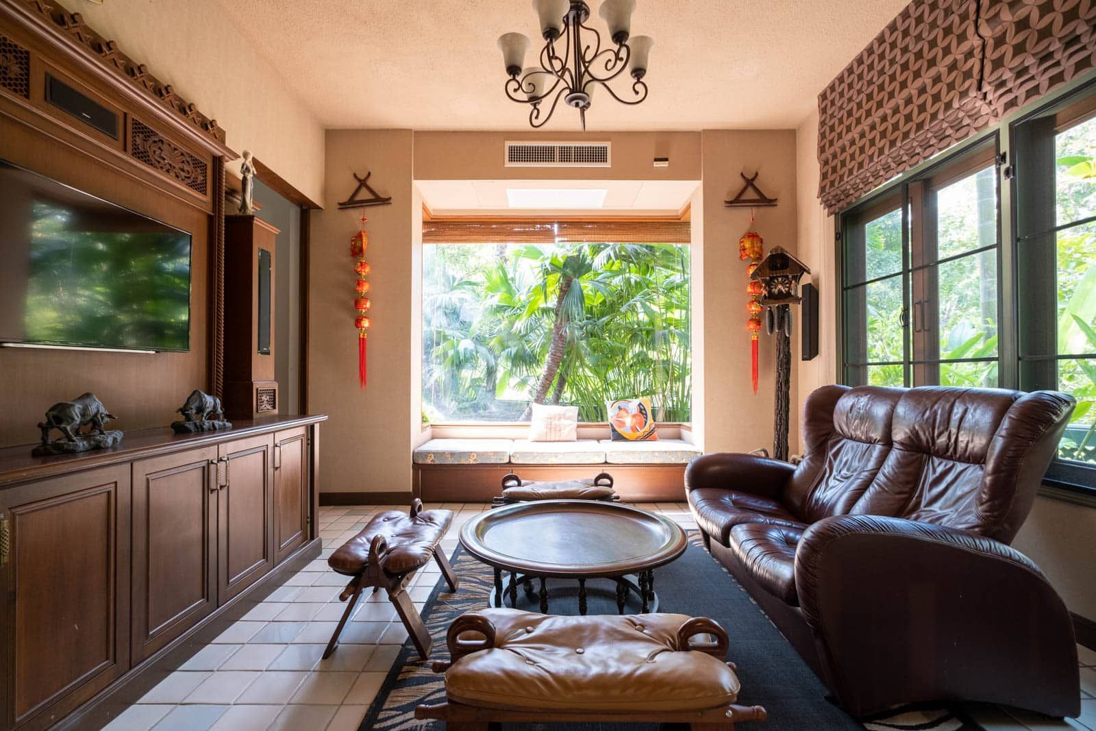 4 Bedroom Luxury Lakeside House in City-TNP-D1036