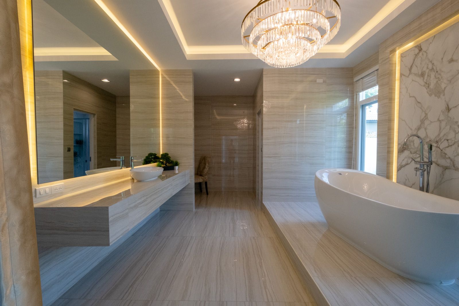 Luxury Residence in Serene Lake