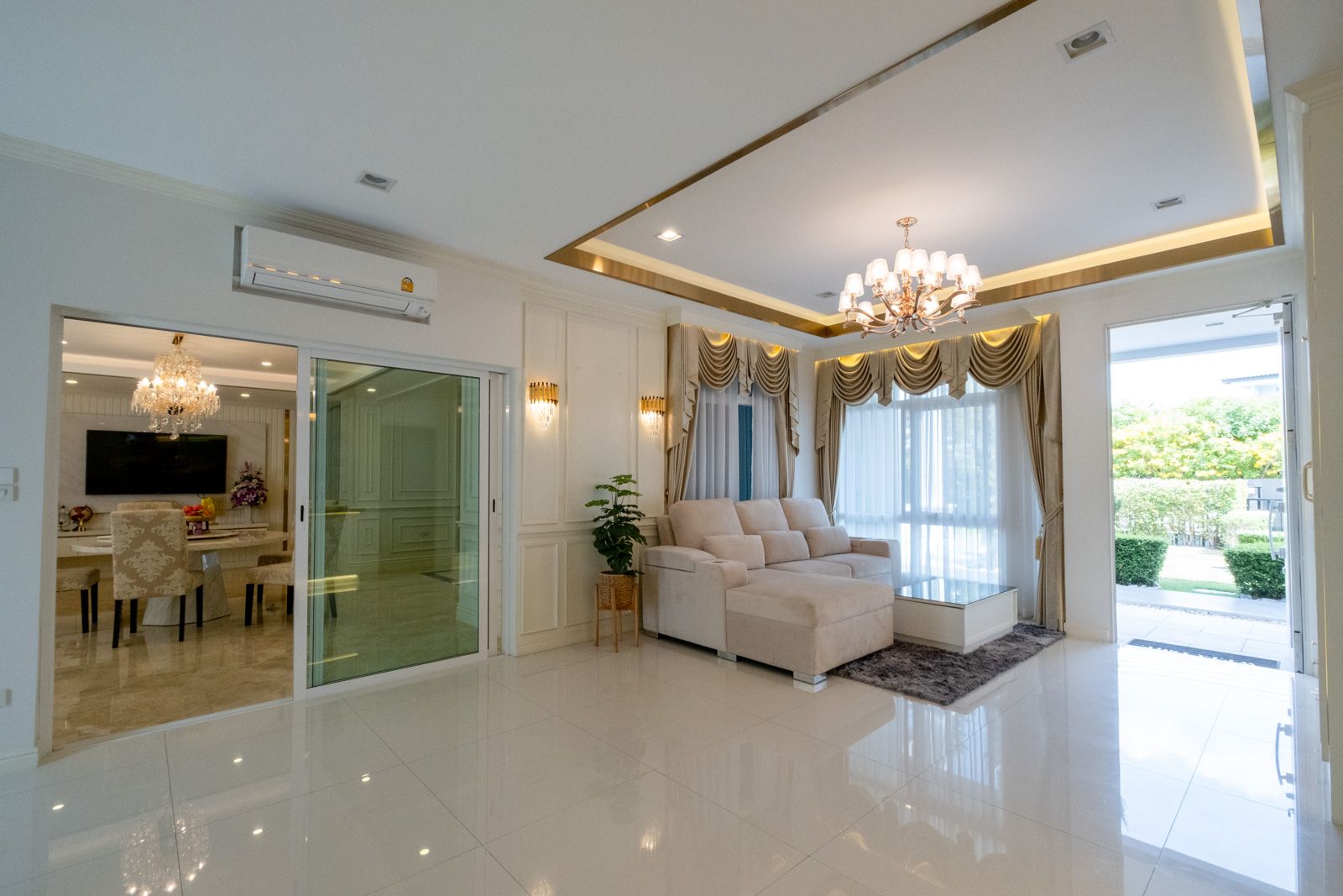 Luxury Residence in Serene Lake