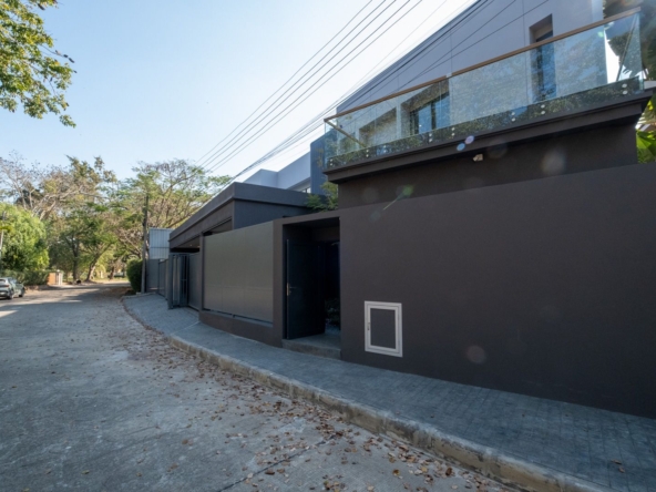 Exquisite 4-Bedroom Villa with Pool & Waterway Views in Doi Saket-TNP-D1191