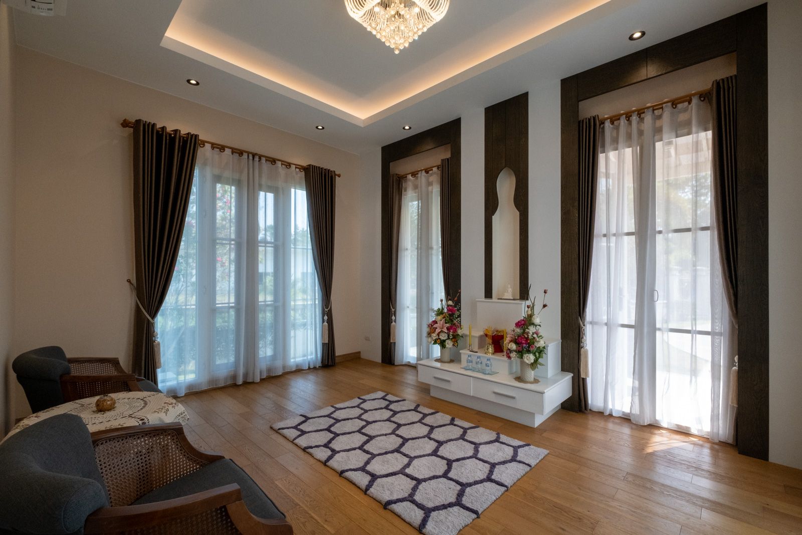Lakeside Luxury 3-Bedroom: Exclusive Pool Villa in Mae Rim-TNP-D1198