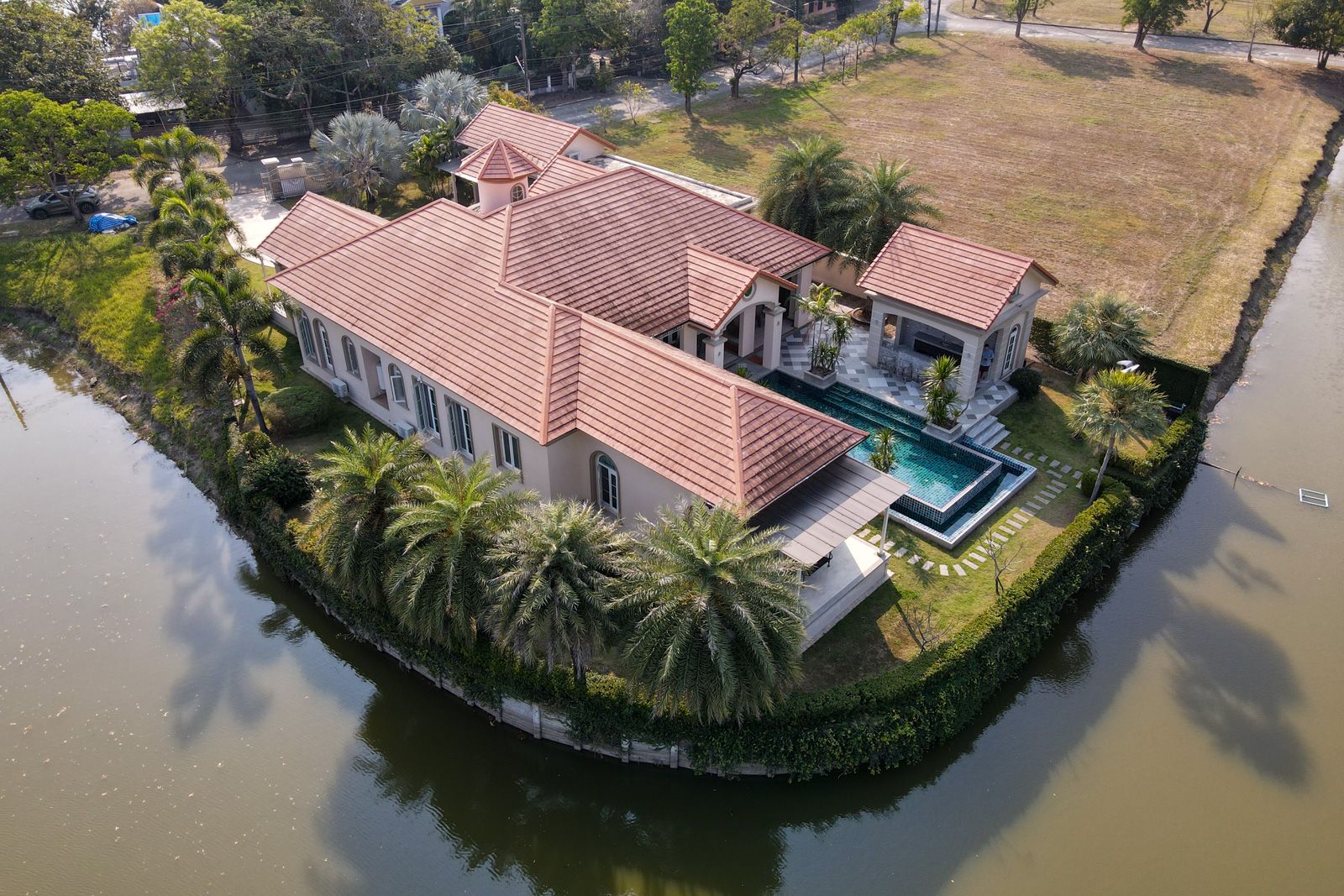 Lakeside Luxury 3-Bedroom: Exclusive Pool Villa in Mae Rim-TNP-D1198