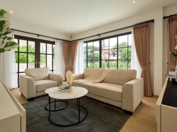 Exclusive 3-Bed Pool Villa in Don Kaew