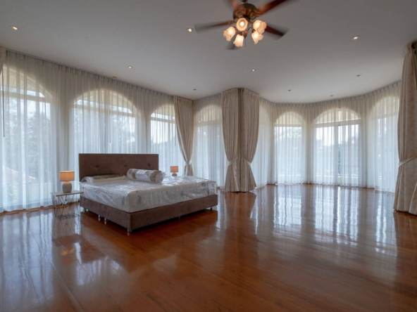 5 Bedroom