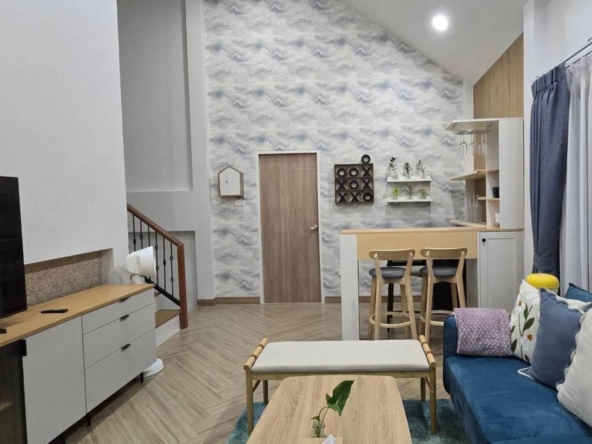 Modern 3-Bedroom in San Sai: Fully Furnished 2-Story Split-Level Near City-TNP-D1123