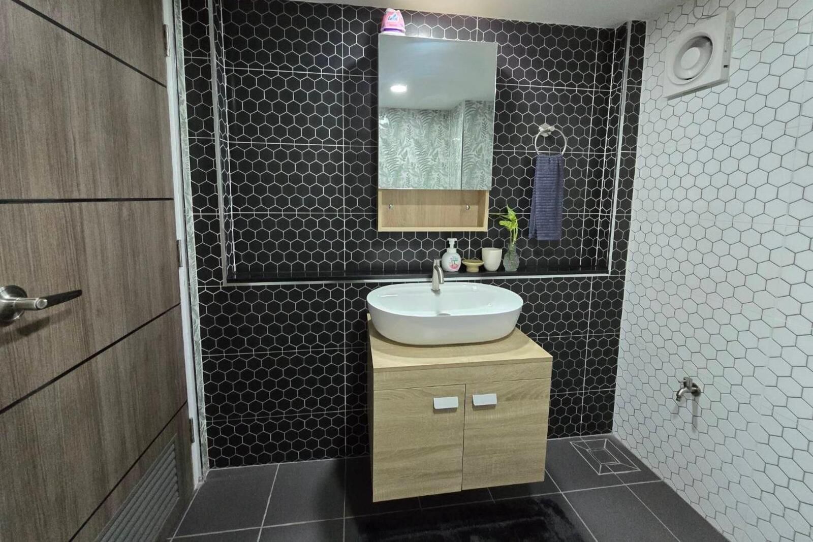 Modern 3-Bedroom in San Sai: Fully Furnished 2-Story Split-Level Near City-TNP-D1123