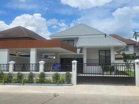 Modern 3-Bedroom in San Sai: Fully Furnished 2-Story Split-Level Near City-TNP-D1123