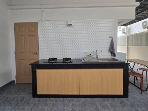 Modern 3-Bedroom in San Sai: Fully Furnished 2-Story Split-Level Near City-TNP-D1123