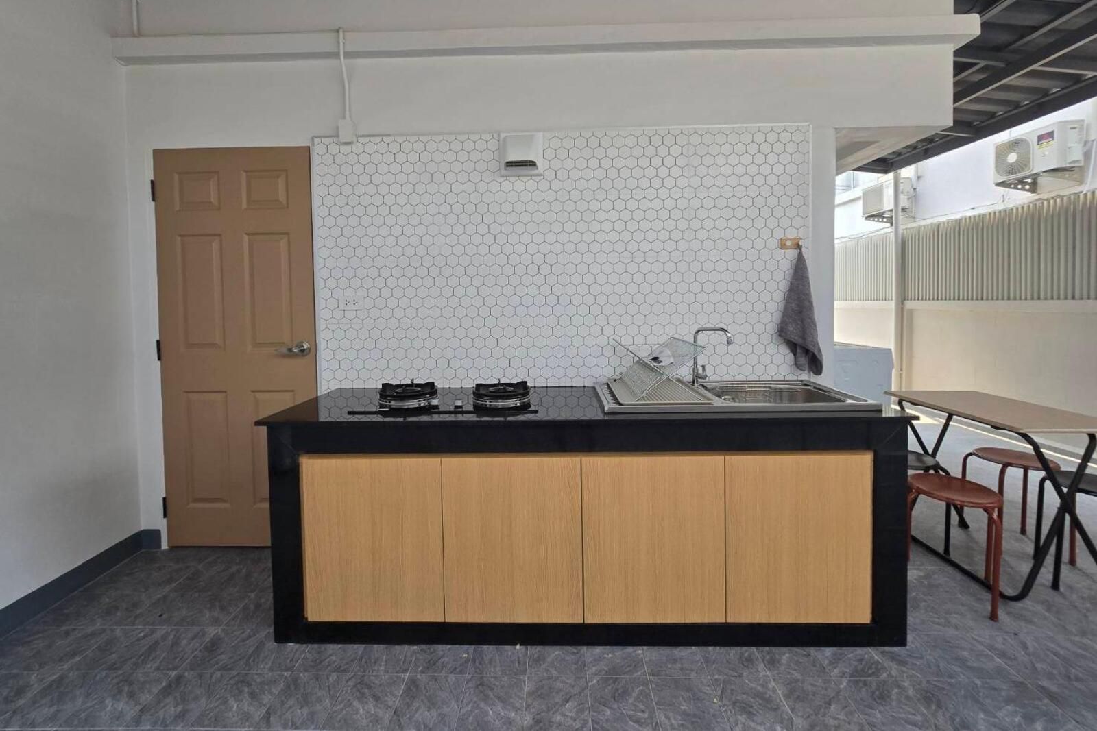 Modern 3-Bedroom in San Sai: Fully Furnished 2-Story Split-Level Near City-TNP-D1123