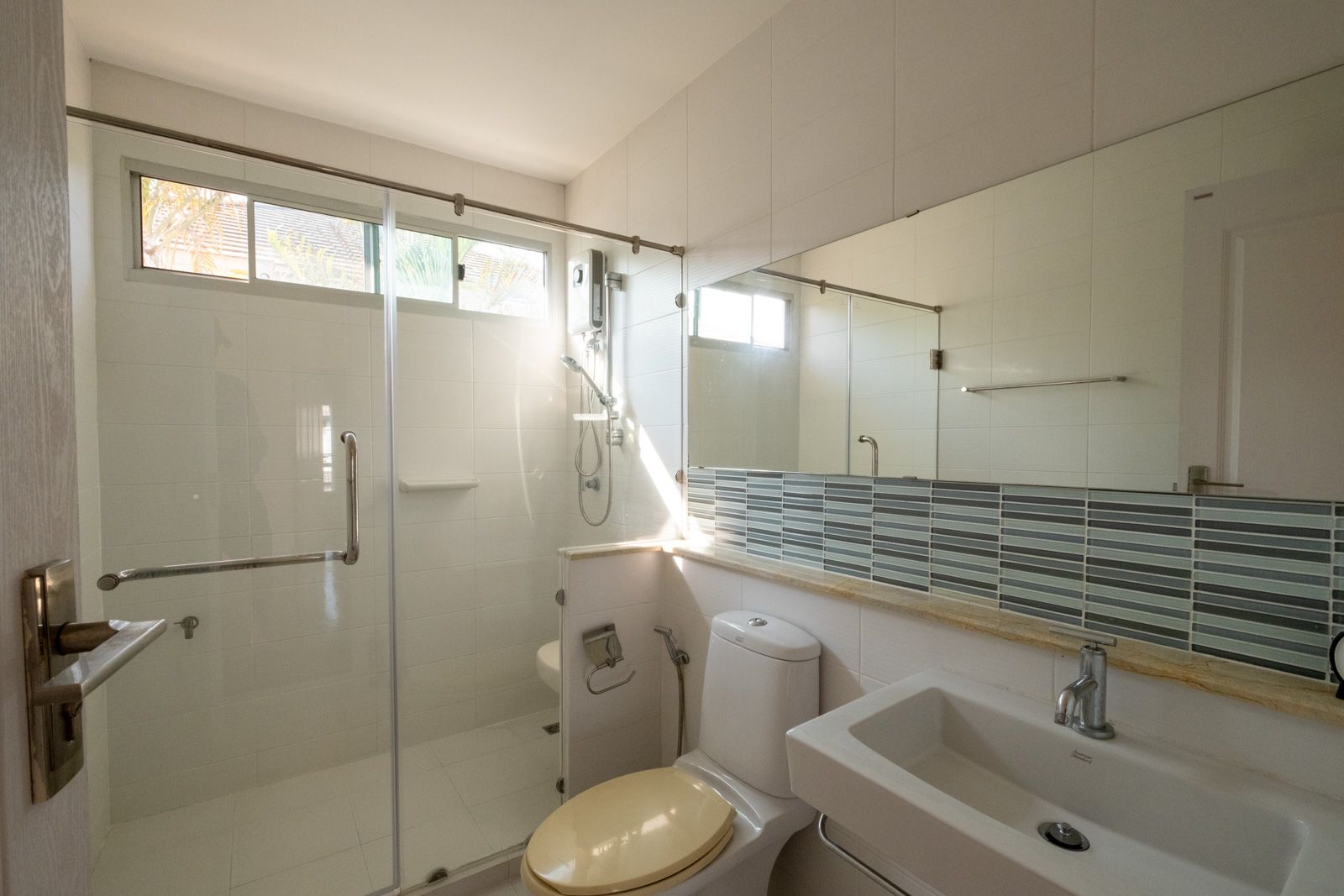 Modern 3-Bedroom Haven in Land and House