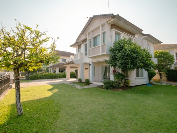 Modern 3-Bedroom Haven in Land and House