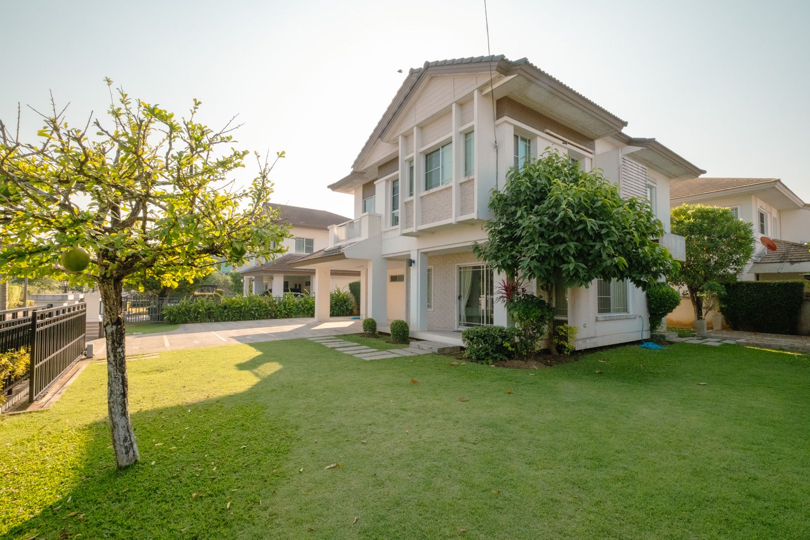 Modern 3-Bedroom Haven in Land and House