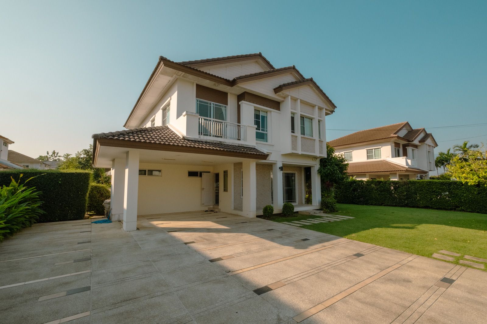 Modern 3-Bedroom Haven in Land and House