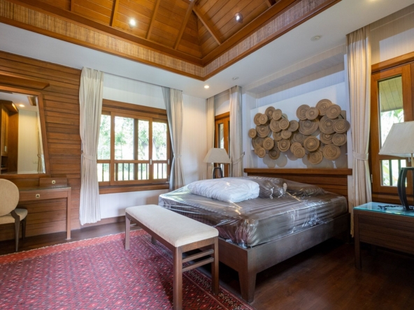 3 Bedroom Lakeside Lanna Style Villa in Lamphun-TNP-D942