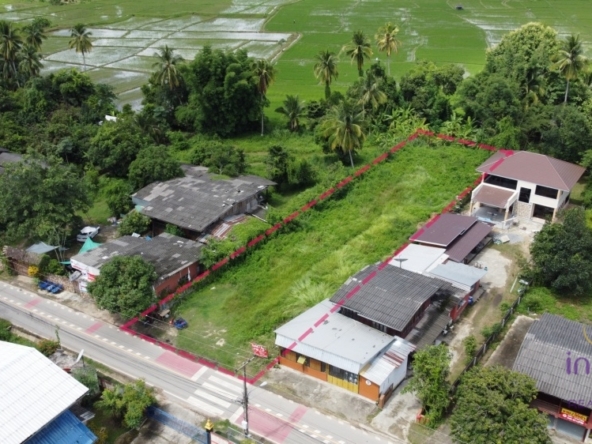 near Sanpayang temple and Sanpayang school