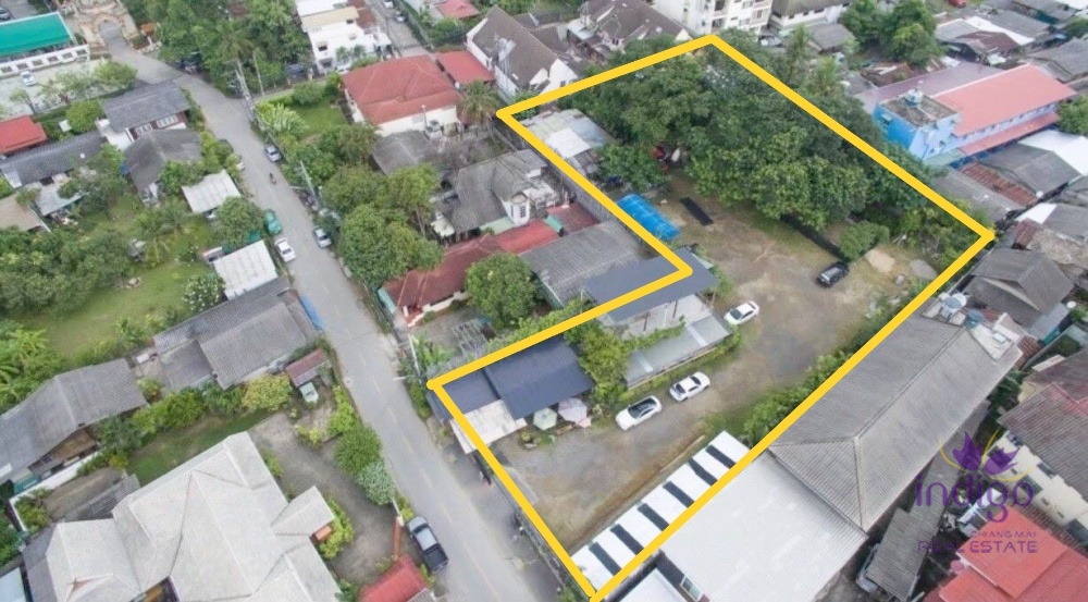 Prime land for sale in Chiang Mai city centre.  1 Rai 2 Ngan 32 sqw at Padad